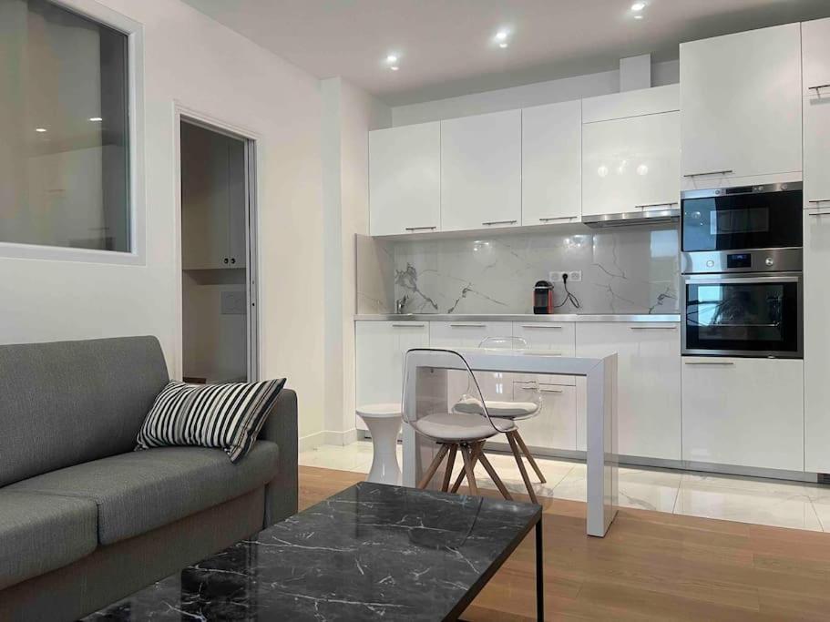 Luxury Appartment, Champs Elysees, Neuf ! パリ エクステリア 写真