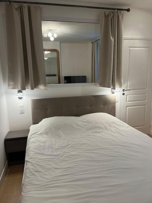 Luxury Appartment, Champs Elysees, Neuf ! パリ エクステリア 写真